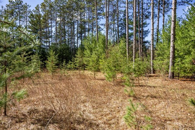 W6090 N Lake Drive, New Lisbon, WI 53950