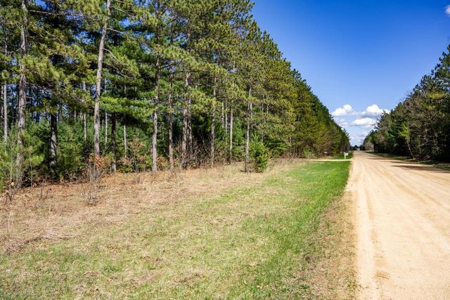 W6090 N Lake Drive, New Lisbon, WI 53950