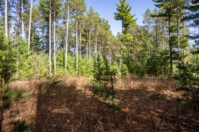 W6090 N Lake Drive, New Lisbon, WI 53950