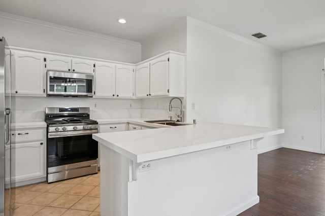 7775 Dersingham Dr, Sacramento, CA 95829