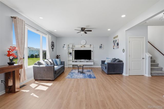 59625 Twin Pines Drive, Lyon Charter Township, MI 48165