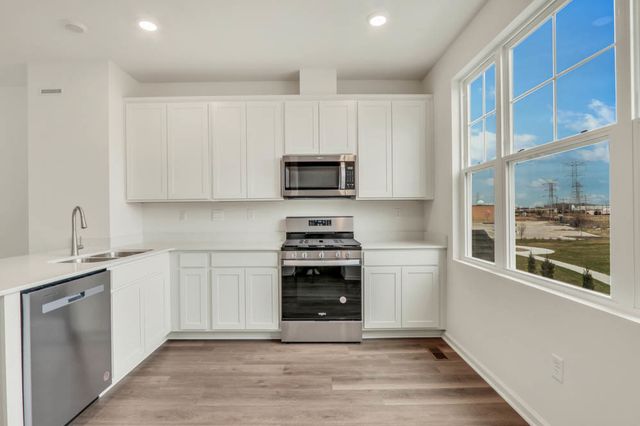 567 yosemite Way, Mundelein, IL 60060