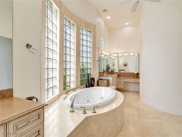 2984 Saint Barnabas CT, Naples, FL 34105