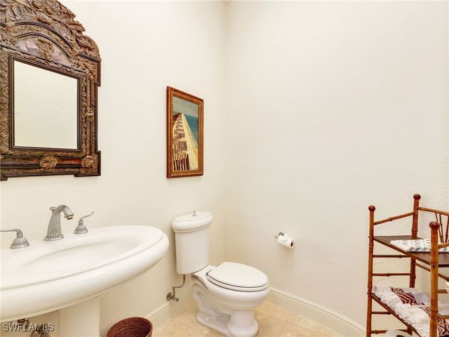 2984 Saint Barnabas CT, Naples, FL 34105