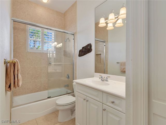 2984 Saint Barnabas CT, Naples, FL 34105