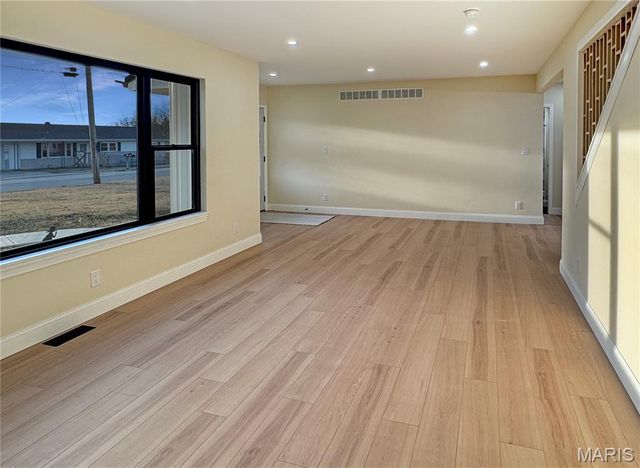 1716 Pottery Road, Washington, MO 63090