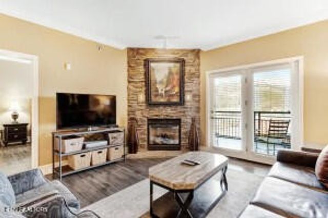 215 Woliss Lane # 303, Gatlinburg, TN 37738