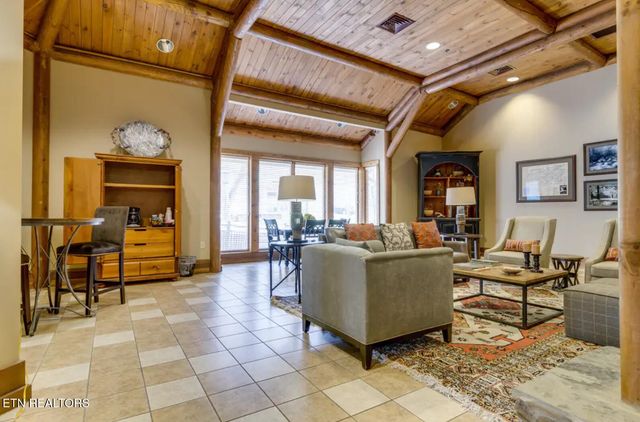 215 Woliss Lane # 303, Gatlinburg, TN 37738