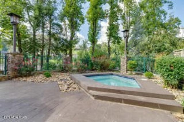 215 Woliss Lane # 303, Gatlinburg, TN 37738