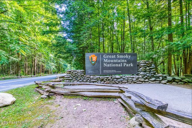 215 Woliss Lane # 303, Gatlinburg, TN 37738