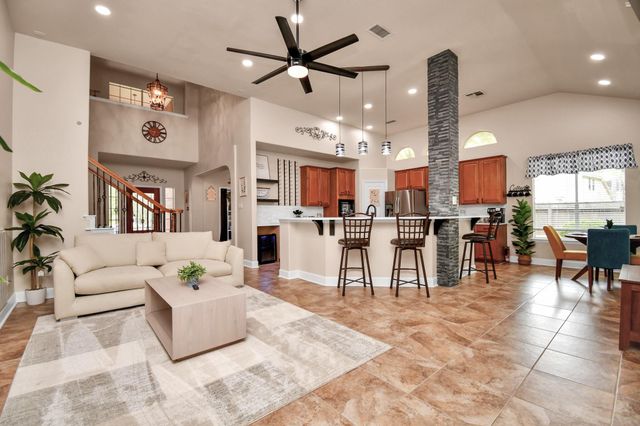 7 New Dawn Place, Conroe, TX 77385