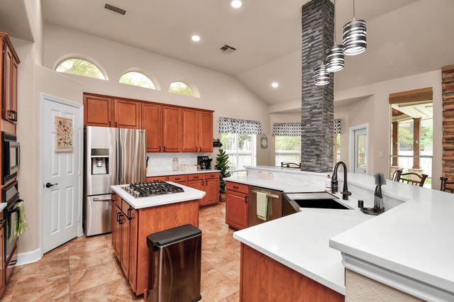 7 New Dawn Place, Conroe, TX 77385