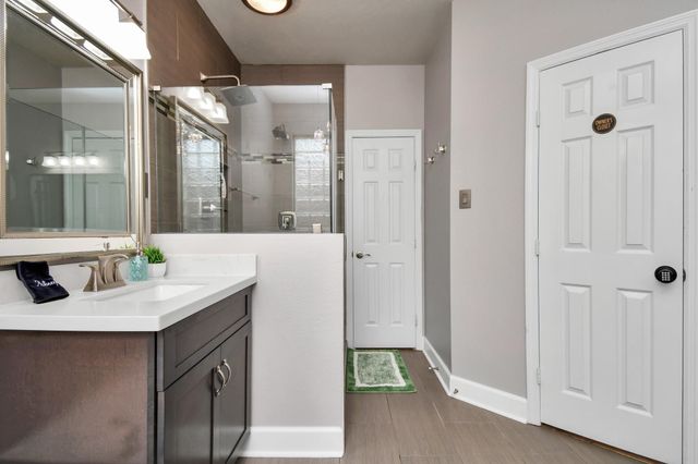 7 New Dawn Place, Conroe, TX 77385