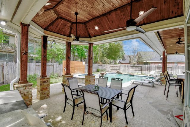 7 New Dawn Place, Conroe, TX 77385
