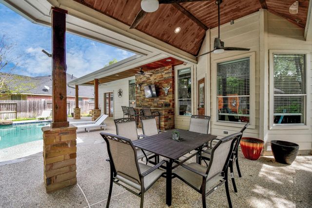 7 New Dawn Place, Conroe, TX 77385