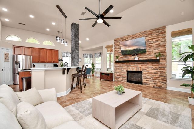 7 New Dawn Place, Conroe, TX 77385