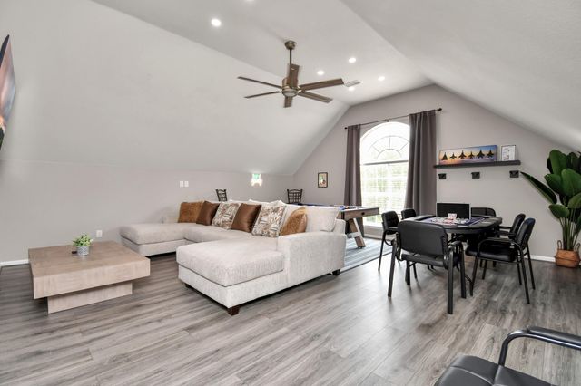 7 New Dawn Place, Conroe, TX 77385
