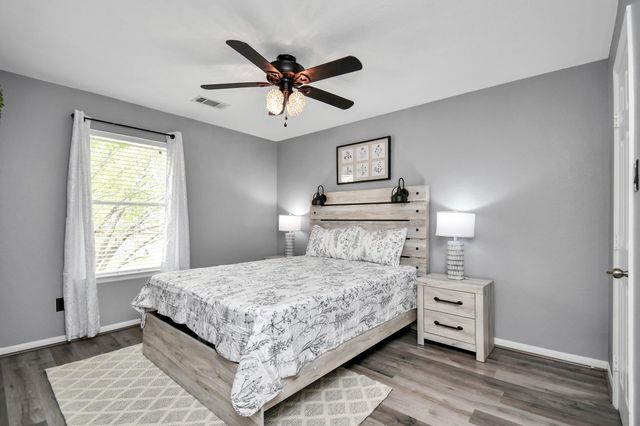 7 New Dawn Place, Conroe, TX 77385