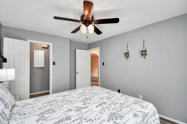7 New Dawn Place, Conroe, TX 77385