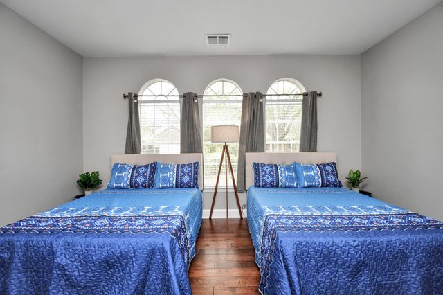 7 New Dawn Place, Conroe, TX 77385