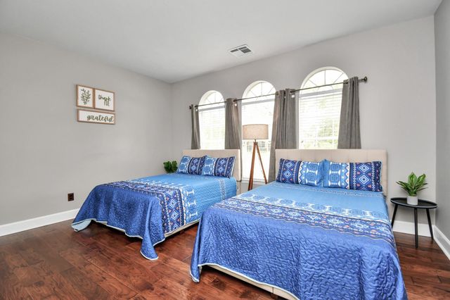 7 New Dawn Place, Conroe, TX 77385