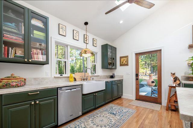13100 Banner Lava Cap Rd, Nevada City, CA 95959