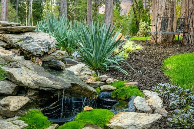 13100 Banner Lava Cap Rd, Nevada City, CA 95959