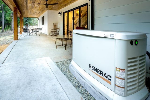 13100 Banner Lava Cap Rd, Nevada City, CA 95959