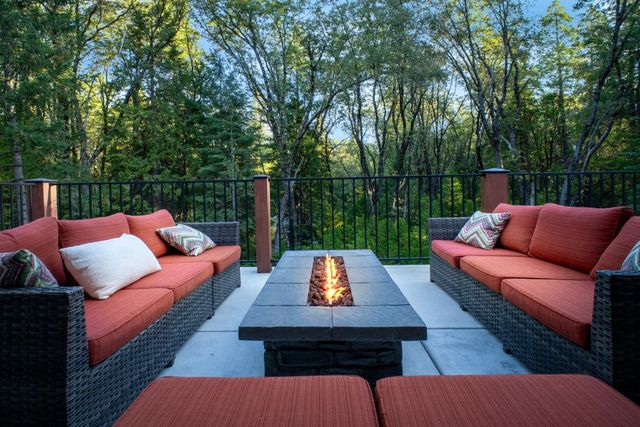 13100 Banner Lava Cap Rd, Nevada City, CA 95959