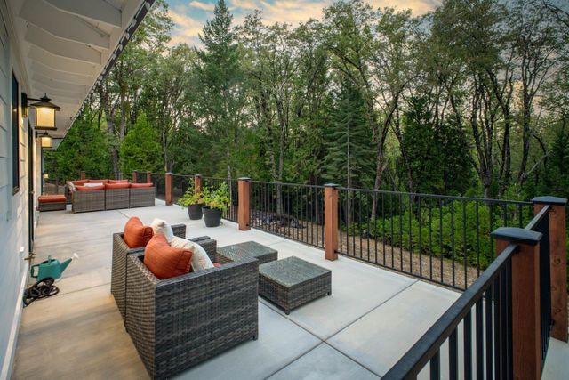 13100 Banner Lava Cap Rd, Nevada City, CA 95959