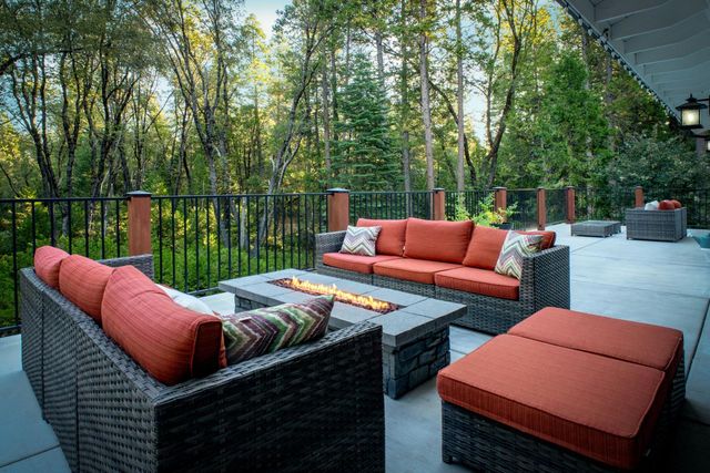 13100 Banner Lava Cap Rd, Nevada City, CA 95959