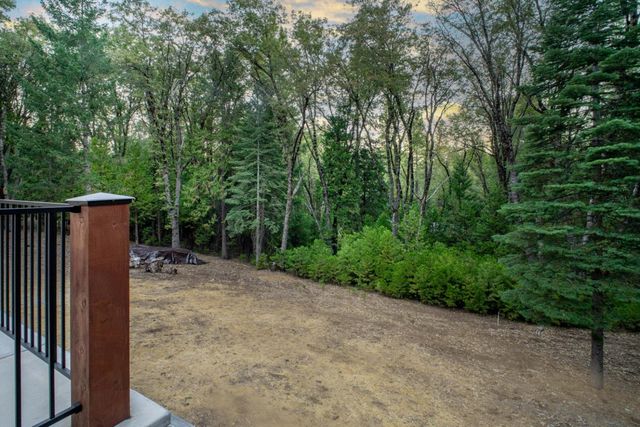 13100 Banner Lava Cap Rd, Nevada City, CA 95959