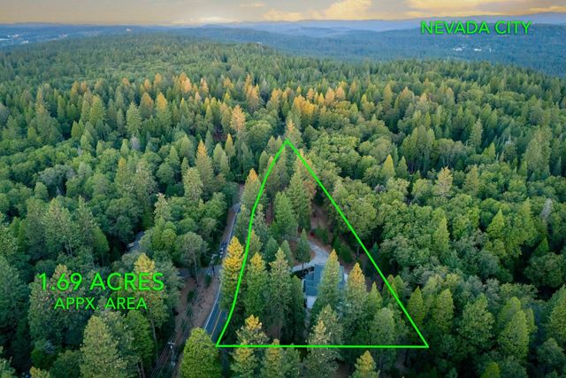 13100 Banner Lava Cap Rd, Nevada City, CA 95959