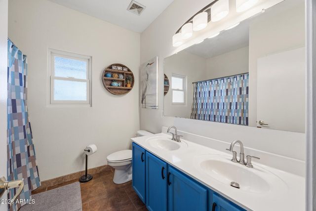 1042 E LYNX Way, Chandler, AZ 85249