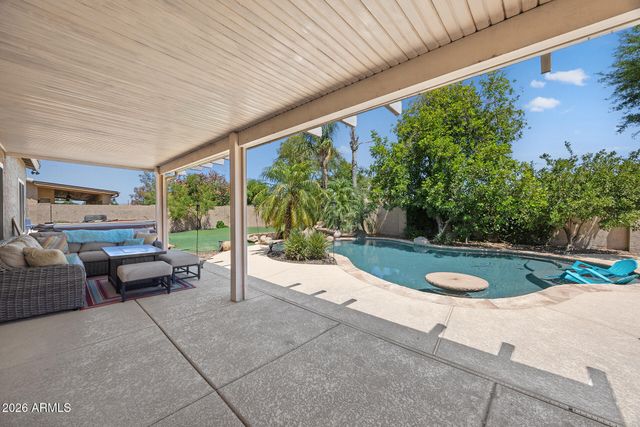 1042 E LYNX Way, Chandler, AZ 85249