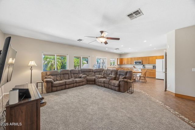 1042 E LYNX Way, Chandler, AZ 85249
