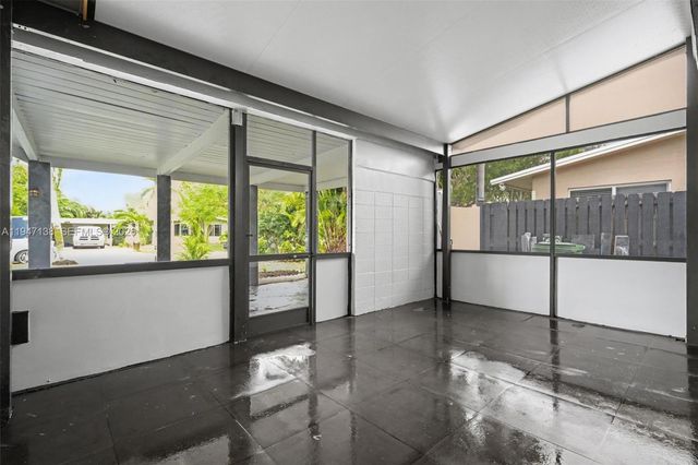 317 NW 27th St, Wilton Manors, FL 33311