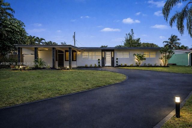 317 NW 27th St, Wilton Manors, FL 33311