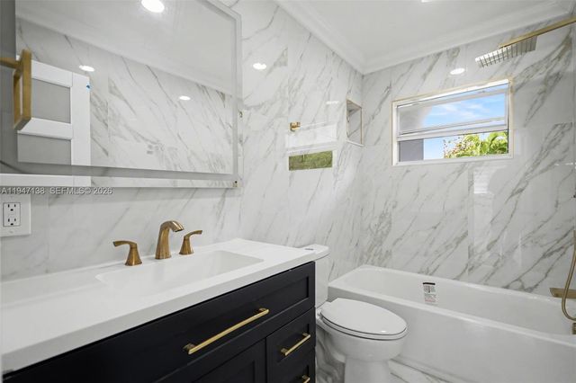 317 NW 27th St, Wilton Manors, FL 33311