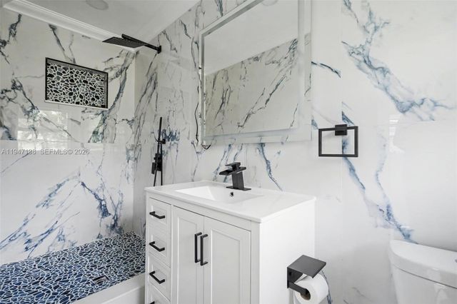 317 NW 27th St, Wilton Manors, FL 33311