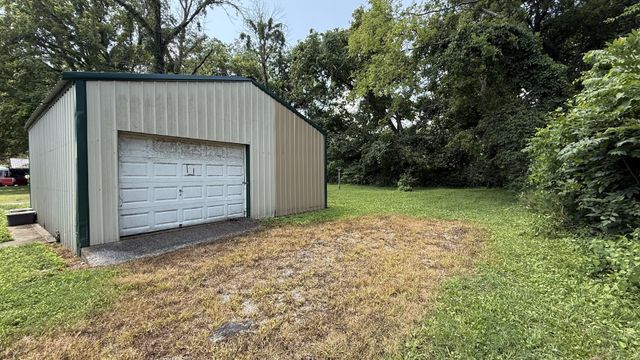 408 W Carroll St Apt B, Tullahoma, TN 37388
