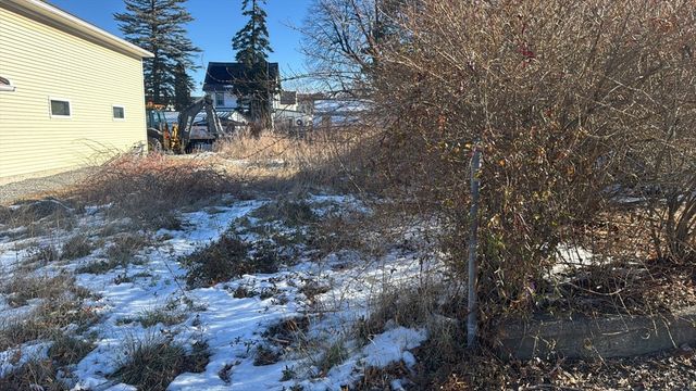 861 Main St, Clinton, MA 01510