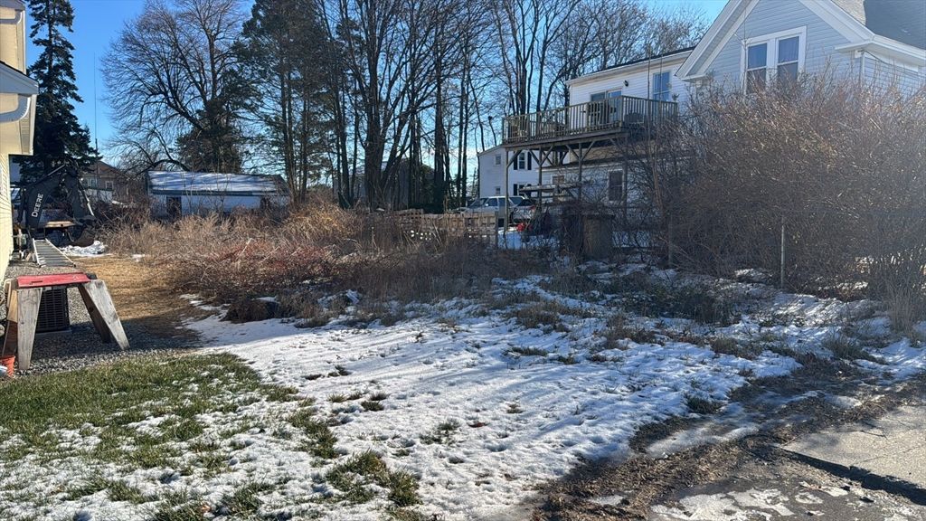 861 Main St, Clinton, MA 01510