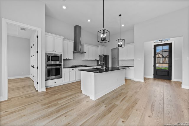 207 Azalea Alley, Castroville, TX 78009