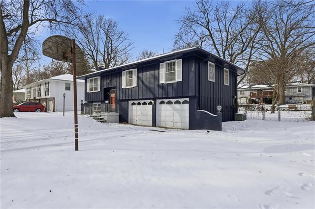 6518 Larsen Lane, Shawnee, KS 66203