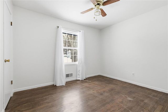 6518 Larsen Lane, Shawnee, KS 66203