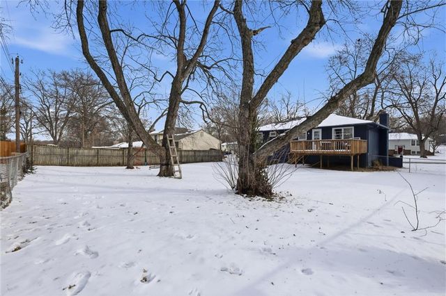 6518 Larsen Lane, Shawnee, KS 66203