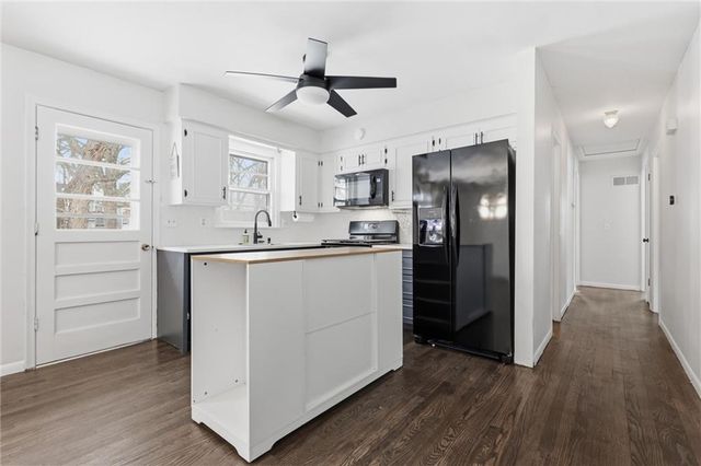 6518 Larsen Lane, Shawnee, KS 66203