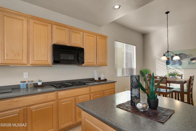 13918 E Fiery Dawn Drive, Vail, AZ 85641