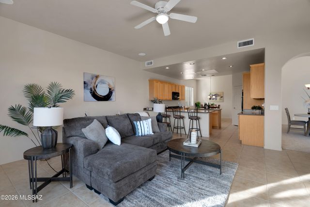 13918 E Fiery Dawn Drive, Vail, AZ 85641